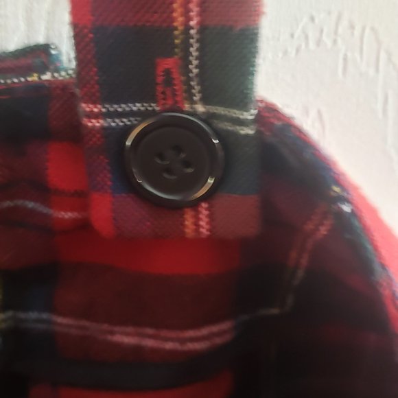 Adorable plaid suspender shorts - Picture 4 of 6